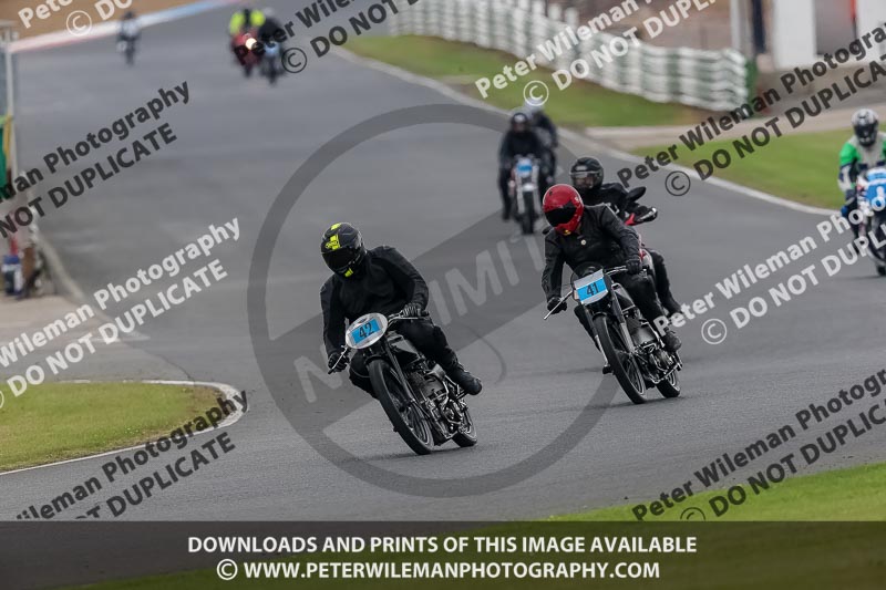 Vintage motorcycle club;eventdigitalimages;mallory park;mallory park trackday photographs;no limits trackdays;peter wileman photography;trackday digital images;trackday photos;vmcc festival 1000 bikes photographs